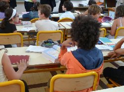 Une nouvelle étude invite à réduire le nombre d'élèves par classe
