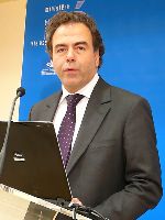 A la Une : Le « plan sciences » de Luc Chatel