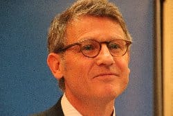 Flash spécial : Vincent Peillon dévoile sa « Lettre aux personnels »