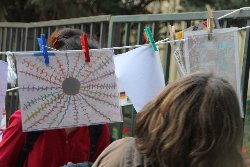 La Grande Lessive : Une bouffée de couleurs au collège