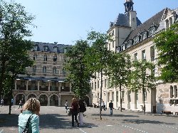 Lycée : Le bilan de la réforme du lycée reporté sine die