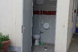 Chenôve : Un sondage révélateur repose la question des les toilettes scolaires