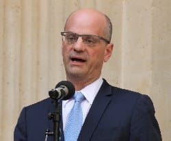 Blanquer et le dédoublement : Déjà mission impossible?
