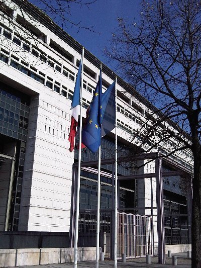 Regards sur l&rsquo;éducation : La France n&rsquo;a pas assez investi en éducation