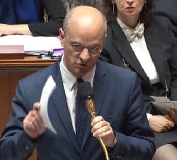 Stage antiraciste : Blanquer porte plainte