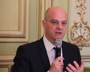 Blanquer : Le livre qui ne connait pas le doute
