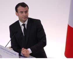 Banlieues : Macron enterre le plan Borloo