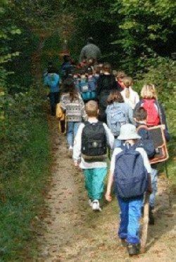 Les colonies de vacances du rêve unitaire à la ségrégation sociale