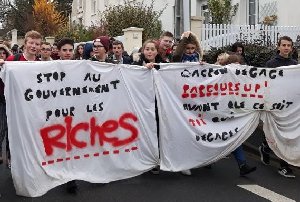 Lycéens et gilets jaunes ensemble dans la rue