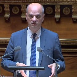 La loi Blanquer adoptée au Sénat sur fond de grève du bac