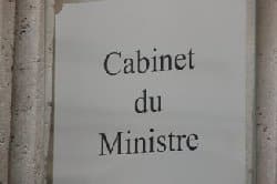 Une question parlementaire sur l&rsquo;exclusion du Café pédagogique des briefings ministériels