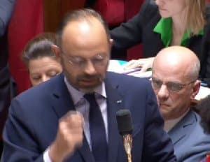 La réduction des congés d’été rendue possible par la loi d’urgence