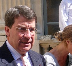 Xavier Darcos à la tête d&rsquo;une fondation pour le privé hors contrat