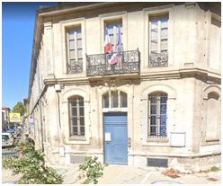 Cluster dans une école maternelle toujours ouverte