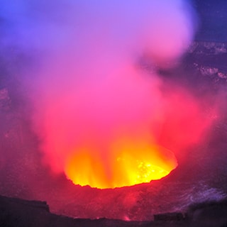 Une image contenant nuage, nature, volcan, ciel Description générée automatiquement