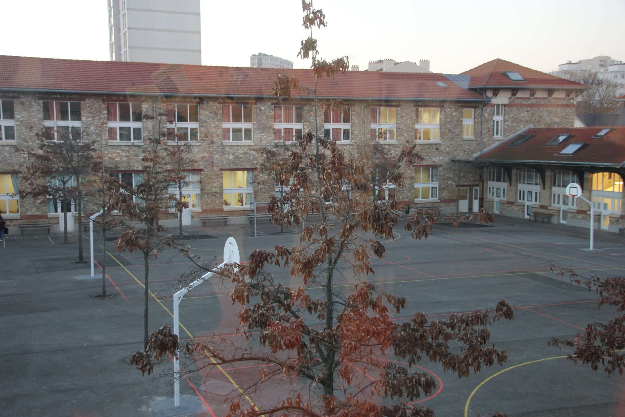 Une image contenant bâtiment, plein air, ciel, arbre Description générée automatiquement
