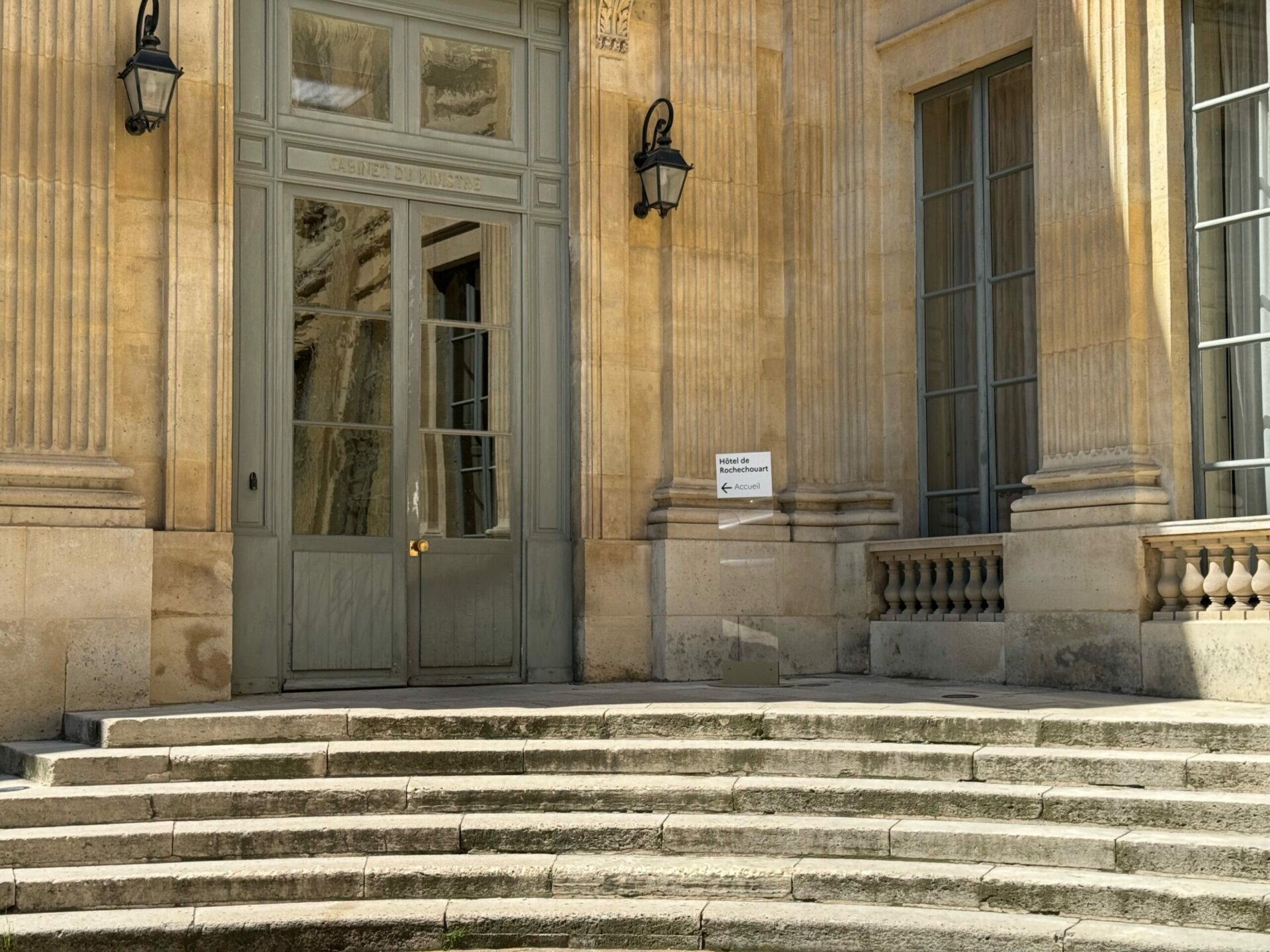 Les syndicats alertent sur les dangers de l’extrême droite