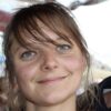 Une image contenant Visage humain, personne, sourire, Selfie Description générée automatiquement