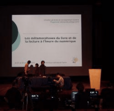 L&rsquo;écran contre le livre ?