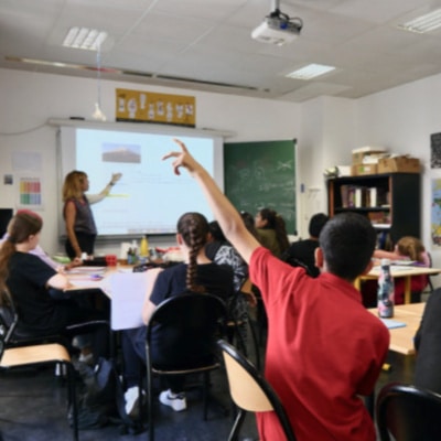Docs sur l&rsquo;Éduc : une série d&rsquo;entretiens sur la question de l&rsquo;évaluation en classes de primaire