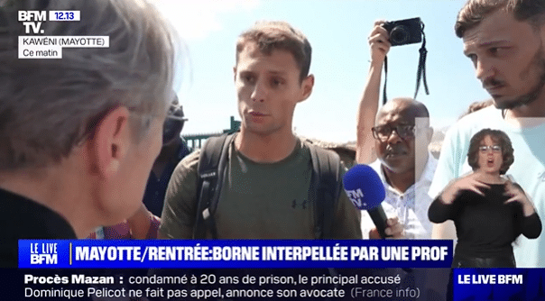Elisabeth Borne face à deux enseignants à Mayotte