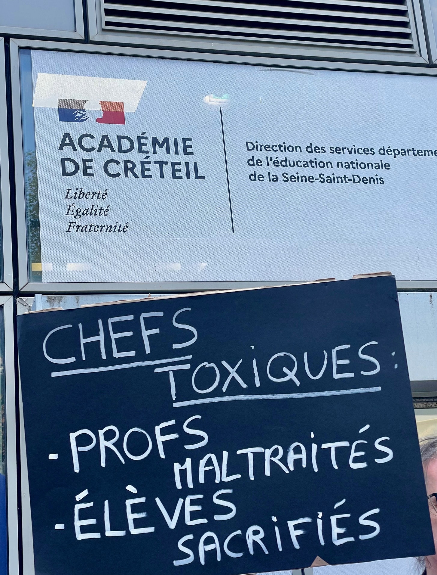 Management toxique et professeurs mutés : unité et résistance du 93