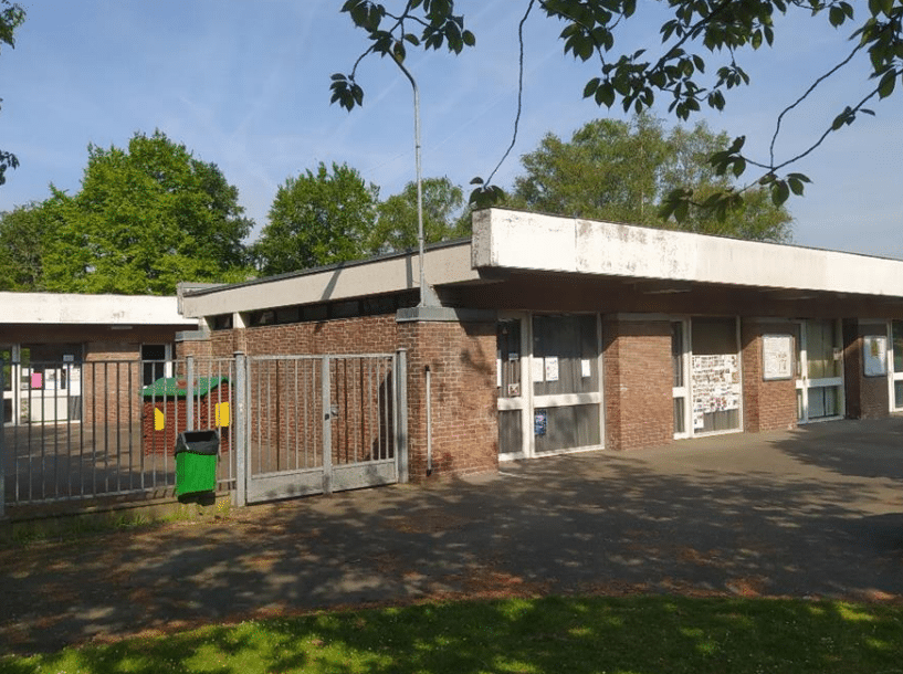 « On se sent chassés pour faire de la place au privé » : À Tourcoing, une école privée accueillie dans une école publique