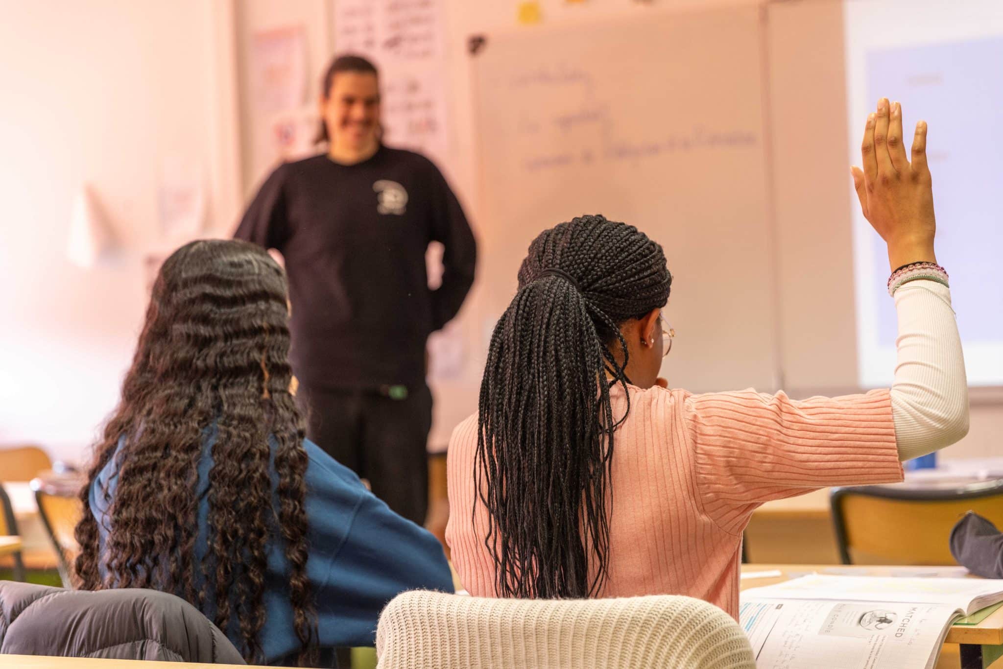 Féliciter un élève devant toute la classe ou pas ?