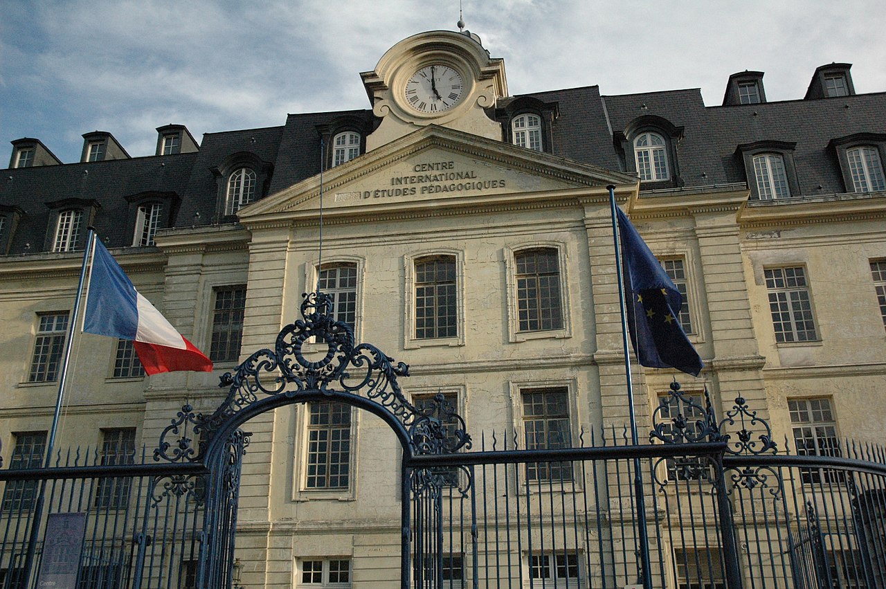 Henri de Rohan-Csermak prend la tête de France Education international