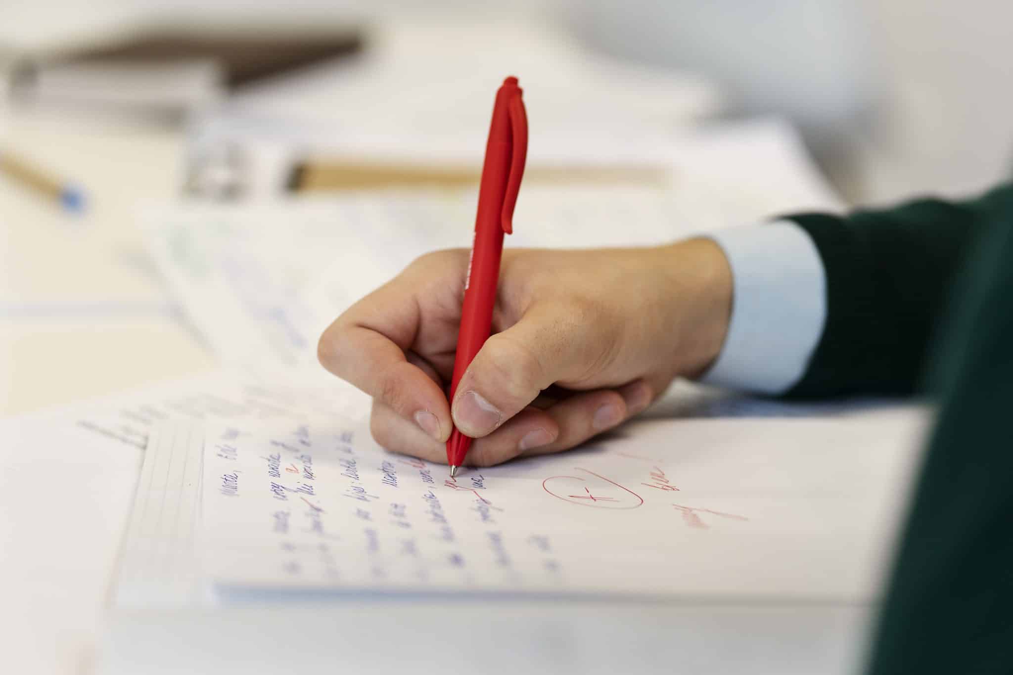 CRPE : « Prévenus la veille, sommés de corriger pendant les vacances », le témoignage d’une enseignante