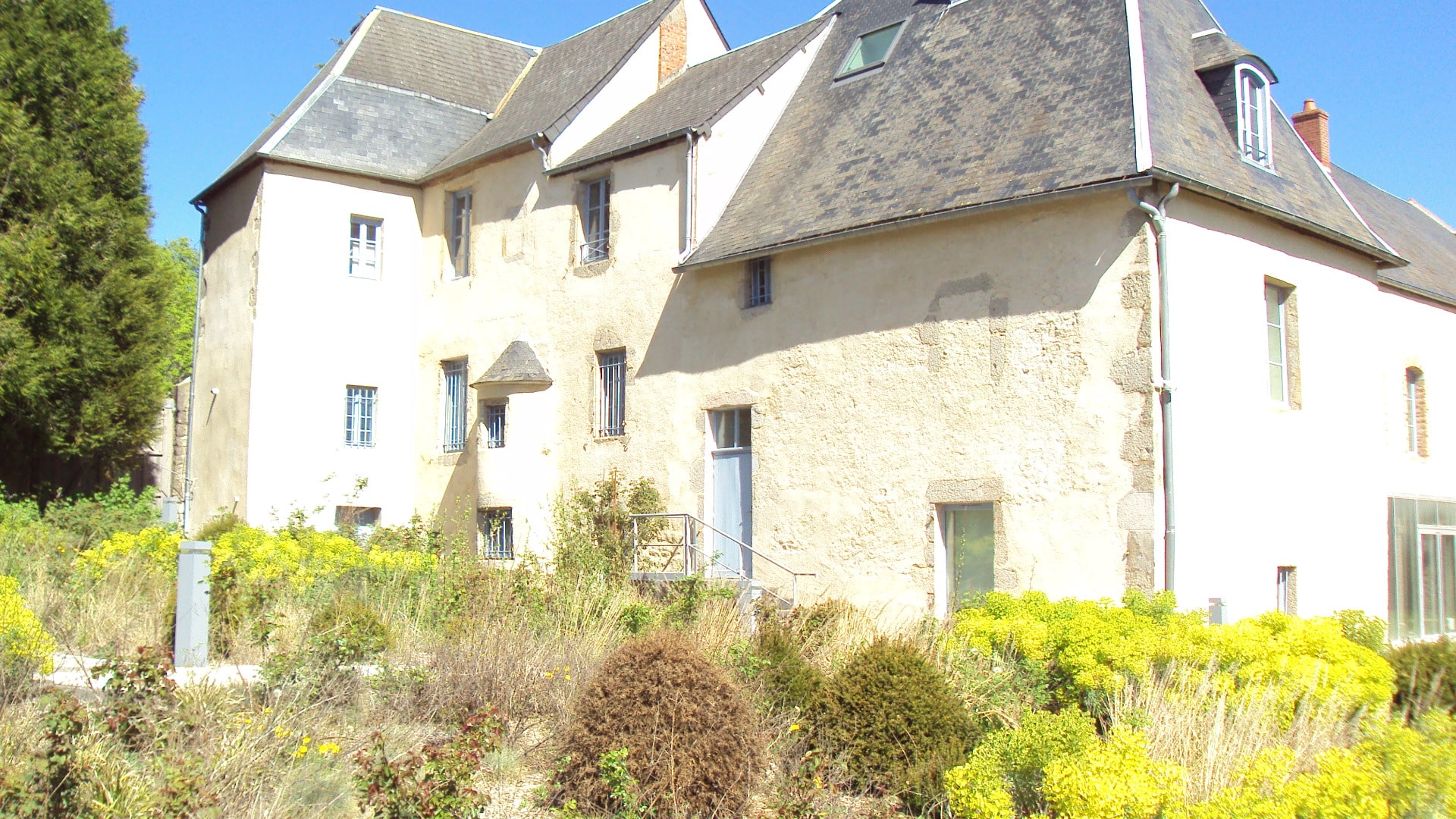 Un nouveau souffle aux musées du Septennat et du Costume à Château-Chinon