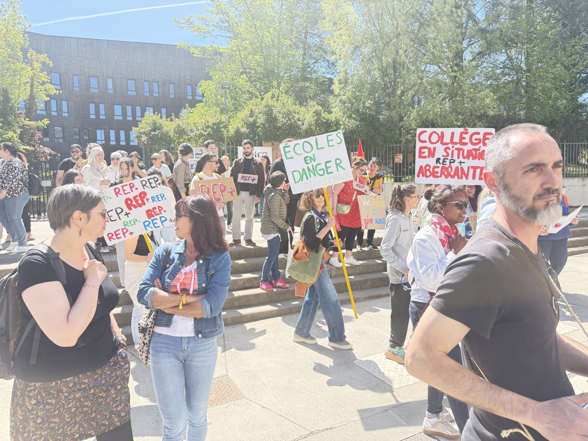 Éducation prioritaire : la Loire se mobilise massivement face à l’abandon de l’État