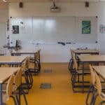 Écrire le prénom des élèves sur les tables ?