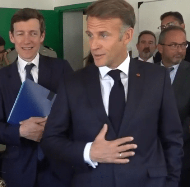 Emmanuel Macron évoque des vacances d&rsquo;été qui débuteraient le 14 juillet